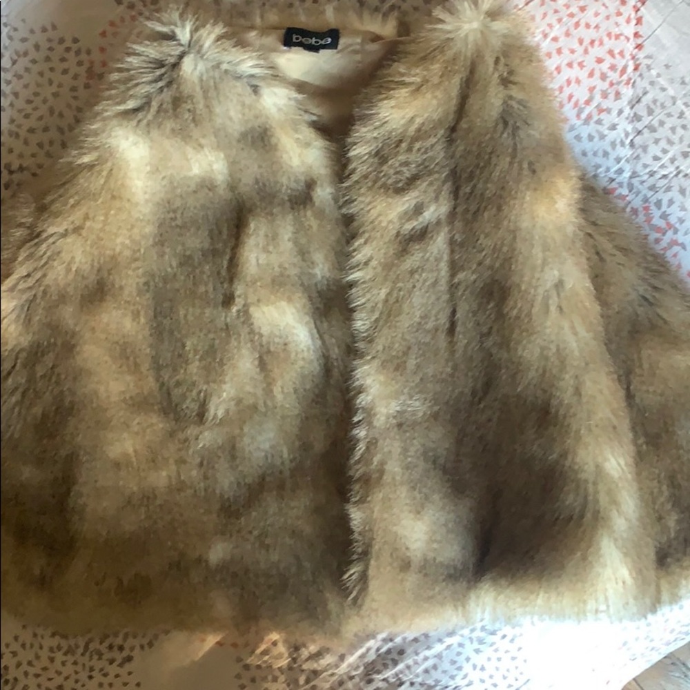 Bebe faux-fur stole